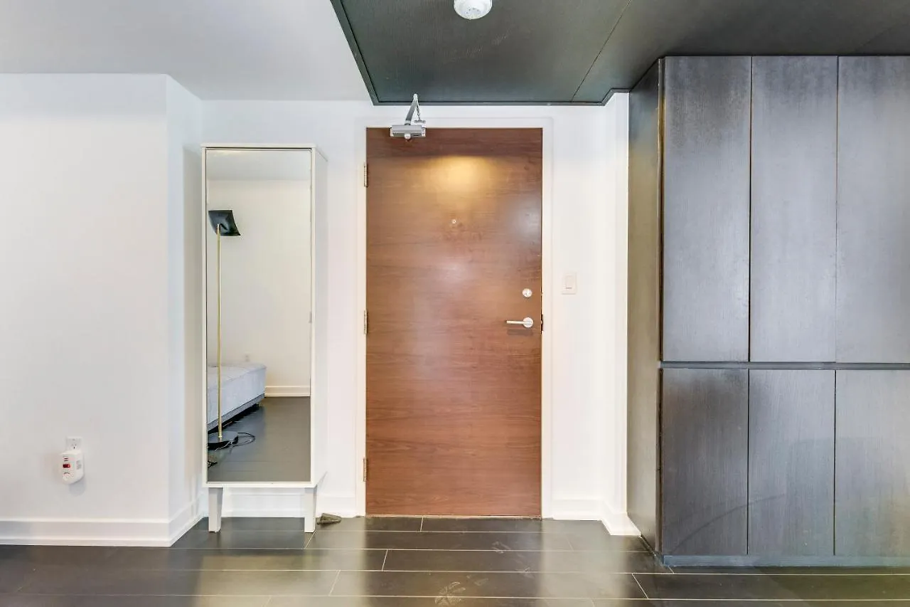 Atlas Suites Furnished Apartments- Iceboat Terrace Toronto Inn