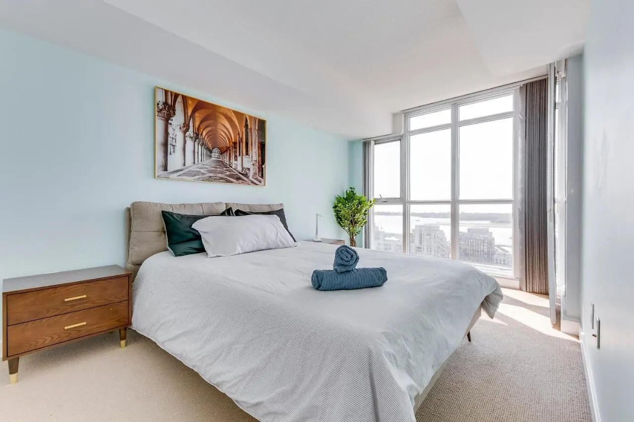 Inn Atlas Suites Furnished Apartments- Iceboat Terrace Toronto