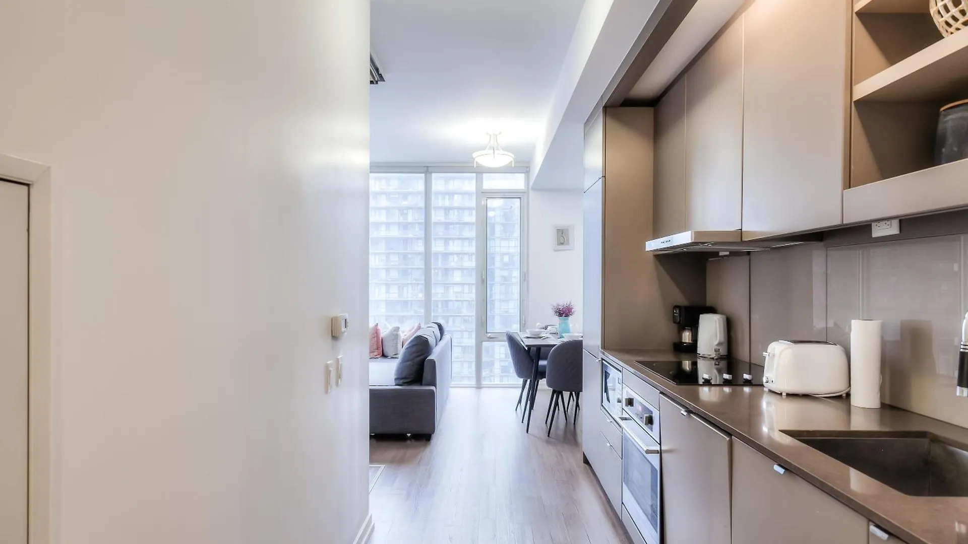 Atlas Suites Furnished Apartments- Iceboat Terrace Toronto 3*,  Canada
