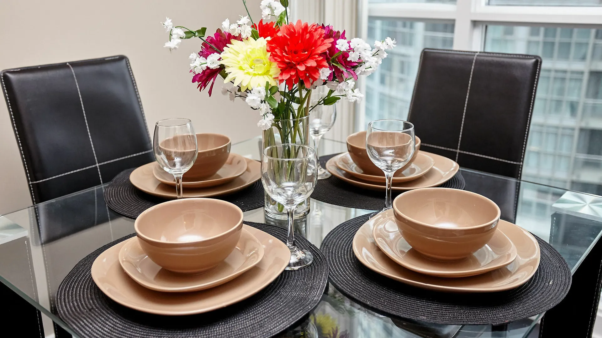 *** Inn Atlas Suites Furnished Apartments- Iceboat Terrace Toronto Canada