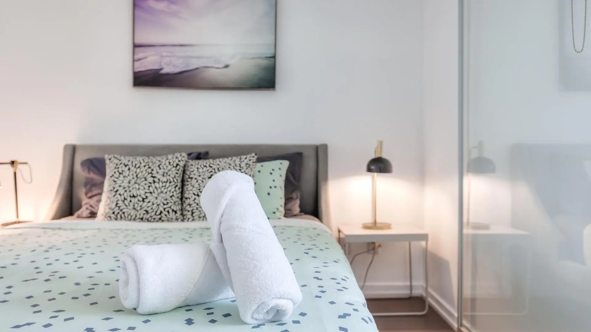 Atlas Suites Furnished Apartments- Iceboat Terrace Toronto Gasthof